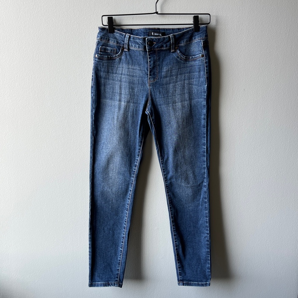 D. Jeans Medium Wash Blue Denim Skinny Jeans